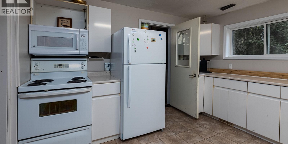 4714 MCCONNELL AVENUE Terrace Photo 12 4714 MCCONNELL AVENUE Terrace Photo 12